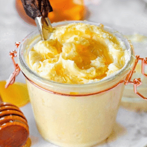 Best Whipped Honey Butter Recipe (4 Ingredients)