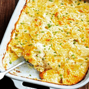 Creamy Au Gratin Potatoes Recipe: Cheesy & Delicious