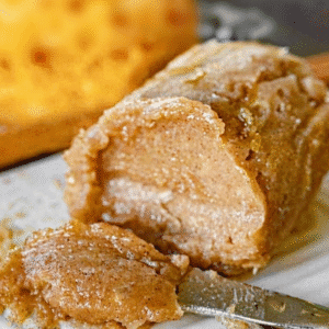 Whipped Cinnamon Honey Butter Recipe (Texas Roadhouse Copycat)