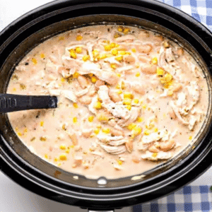 Crockpot White Chicken Chili: Creamy, Easy & Family Favorite