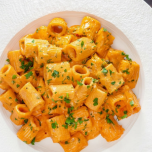 Viral Creamy Tomato Rigatoni Recipe (Spicy & Delicious)