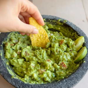 The Ultimate Chunky Guacamole Recipe (Ready in 10 Minutes)