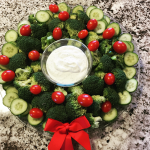 Festive Holiday Vegetable Platter: Easy Wreath Appetizer
